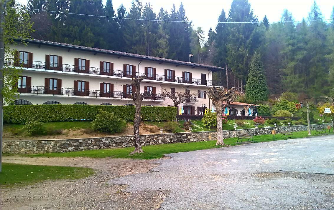 Hotel Madonna Di Luciago Armeno Bagian luar foto